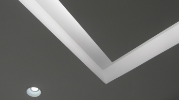 8. iluminación_foseado techo_ perfil integrado_producto_traddel_clinica dental